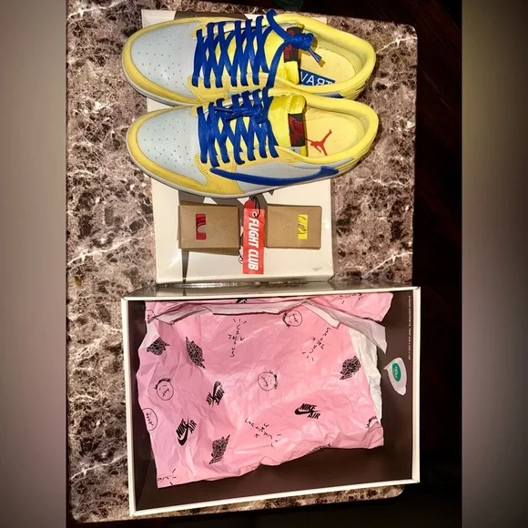 Travis Scott x Wmns Air Jordan 1
Retro Low OG SP 'Canary' - Picture 2 of 10